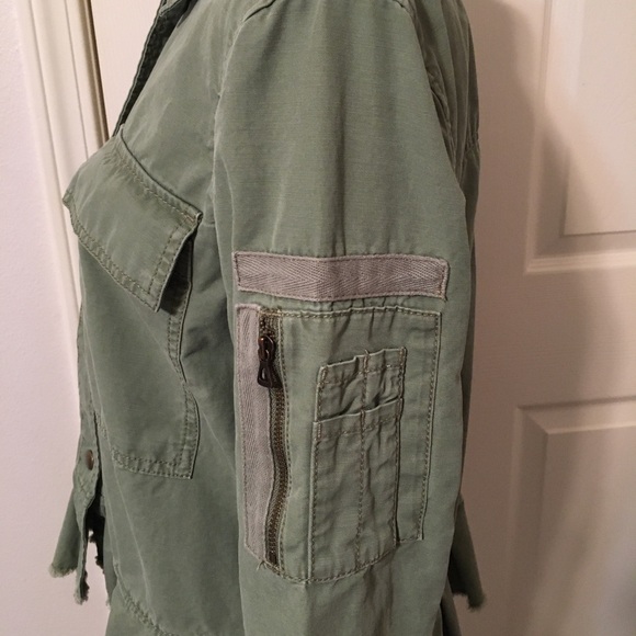 GAP Ruffle Jacket - Picture 10 of 12